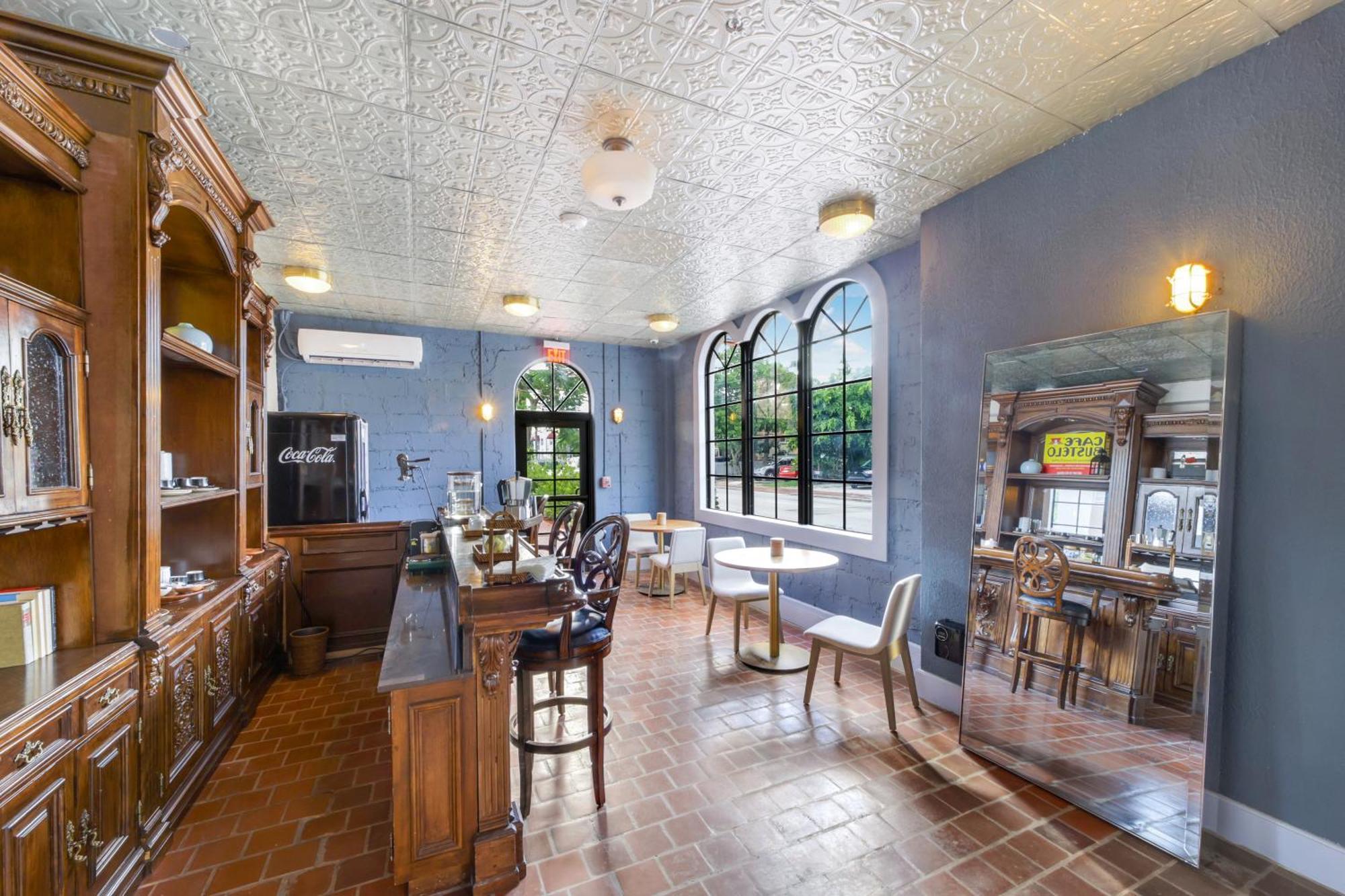 Tower Hotel Little Havana Маямі Екстер'єр фото
